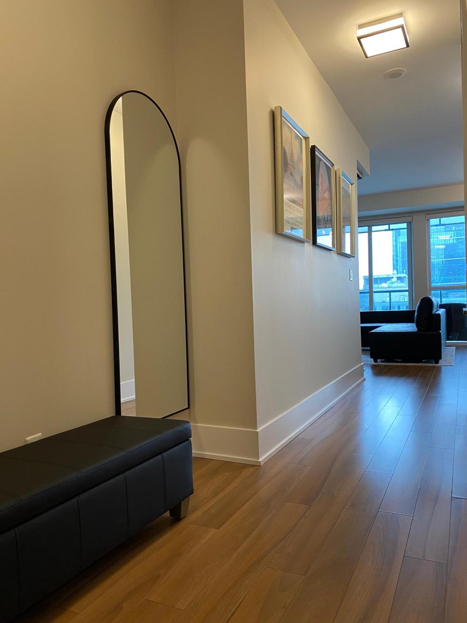 Central Toronto Suite - Free Parking, City Views, Near Cn Tower Exterior photo