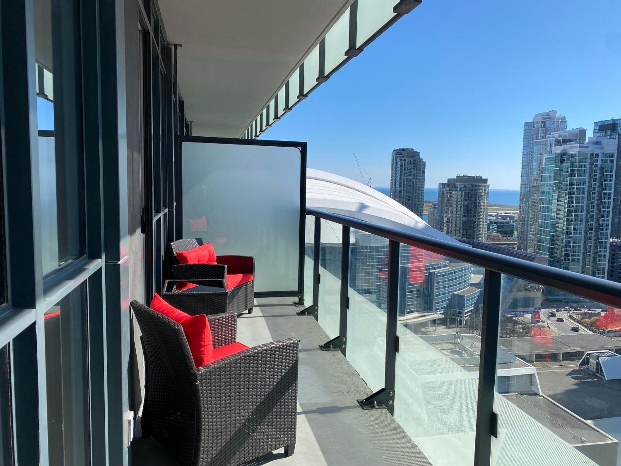 Central Toronto Suite - Free Parking, City Views, Near Cn Tower Exterior photo