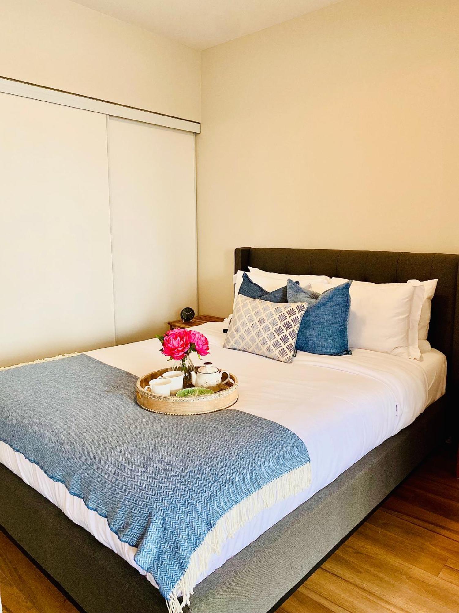 Central Toronto Suite - Free Parking, City Views, Near Cn Tower Exterior photo