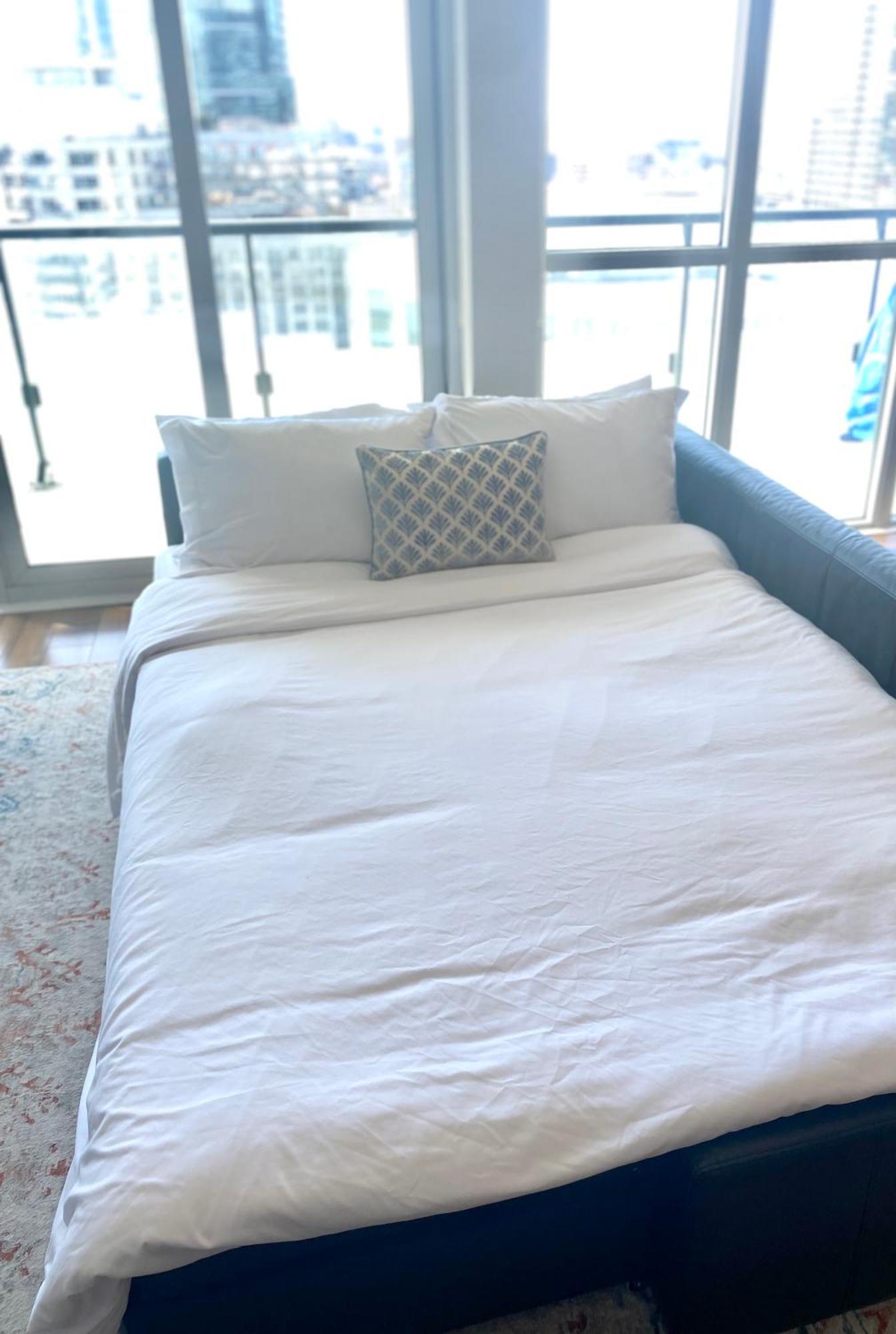 Central Toronto Suite - Free Parking, City Views, Near Cn Tower Exterior photo